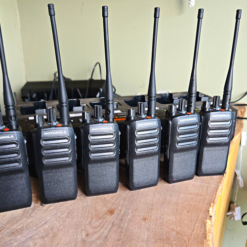 Motorola uhf mototrbo radio - r5,